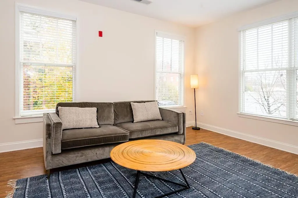 Viagem Studio In Top Location With Parking Apartment Charlotte