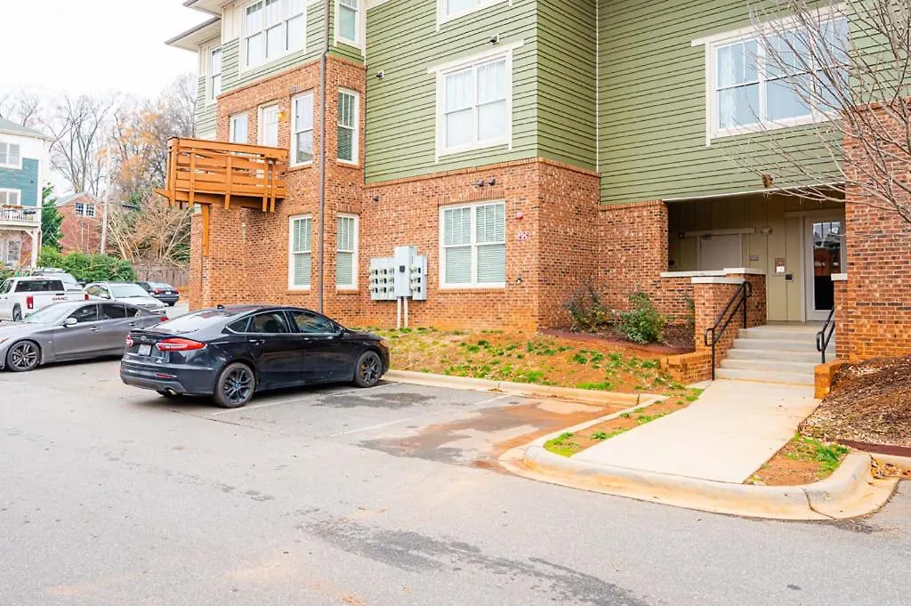 Viagem Studio In Top Location With Parking Apartment Charlotte